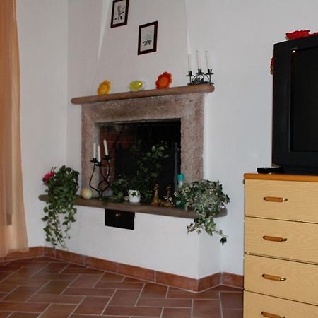 Casa Vacanze In Borgo Monteverdi Marittimo Bagian luar foto