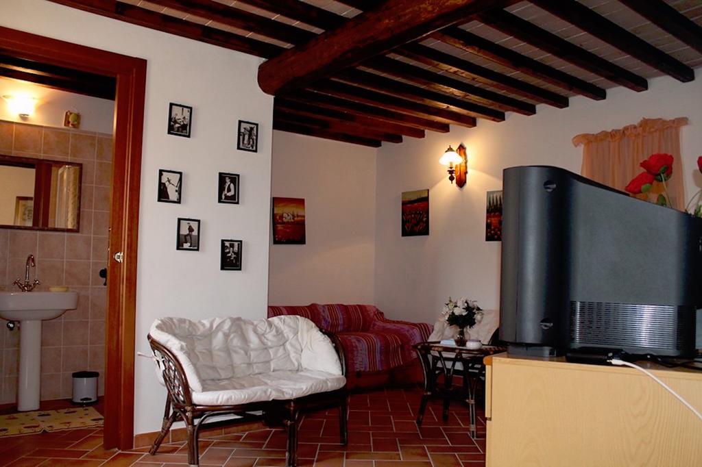 Casa Vacanze In Borgo Monteverdi Marittimo Bagian luar foto