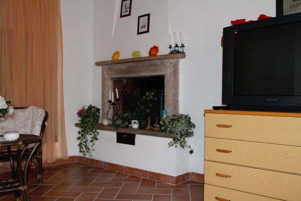 Casa Vacanze In Borgo Monteverdi Marittimo Bagian luar foto