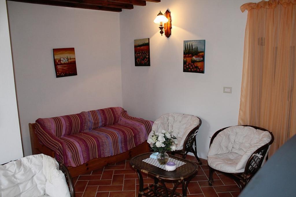 Casa Vacanze In Borgo Monteverdi Marittimo Bagian luar foto